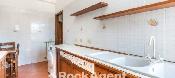 1 bedroom Apartment in Rome, Italy No. 290296 3