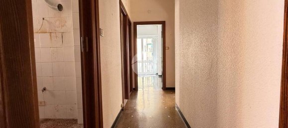 2 Schlafzimmer Wohnung in Genoa, Italy, Nr. 264639 17