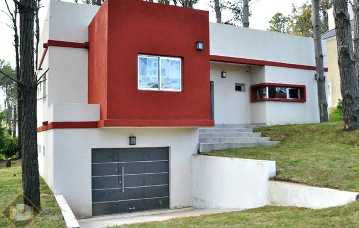 3 bedrooms House in Mar del Plata, Argentina No. 70313