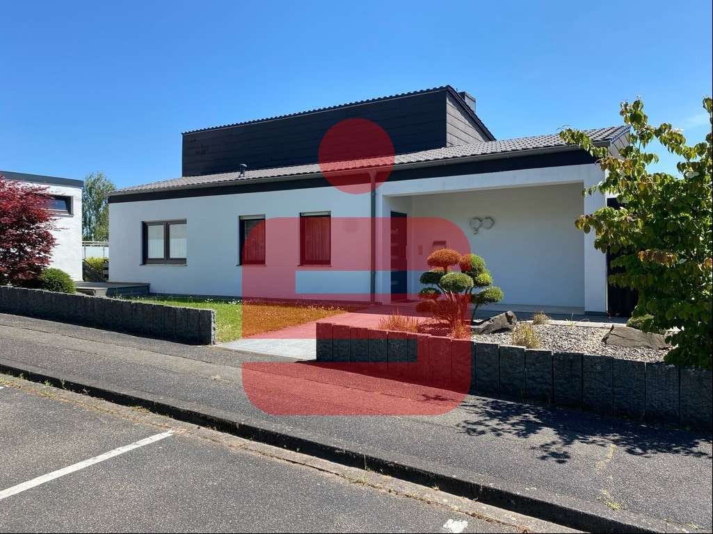 Adosado de 6 habitaciónes en Pirmasens, Germany No. 220824