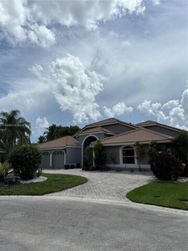 5 bedrooms House in Coral Springs, USA No. 405344