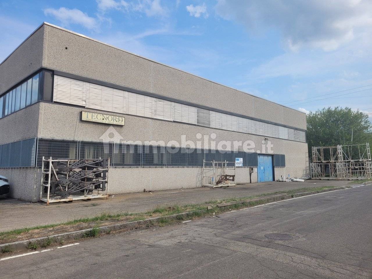 Almacén en Modena, Italy 2000 m² No. 294116