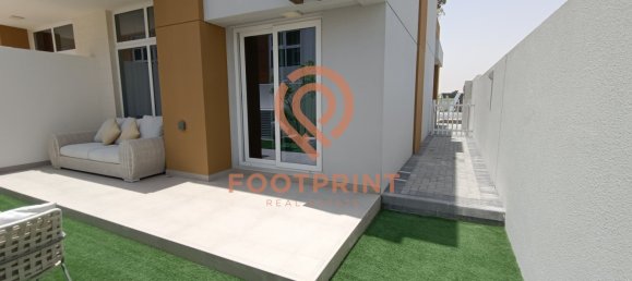 3 bedrooms Townhouse in Dubai, UAE No. 24555 3
