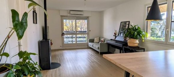 Квартира с 3 спальнями в Сесен, Франция № 335262 2