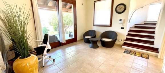 Вилла с 4 комнатами в Куарту Сант'Элена, Италия № 273101 3