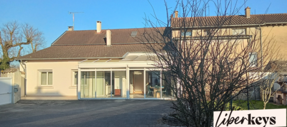 3 bedrooms House in Senozan, France No. 203240 20