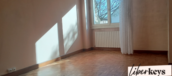 3 bedrooms House in Senozan, France No. 203240 9