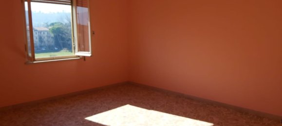 3 rooms Apartment in Terni, Italy No. 116238 4