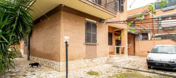 4 rooms Apartment in Rome, Italy No. 26907 3