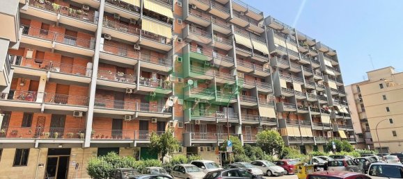 55m² Commercial property in Foggia, Italy No. 14498 11