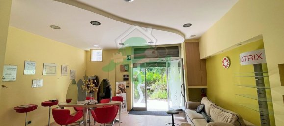 55m² Commercial property in Foggia, Italy No. 14498 7