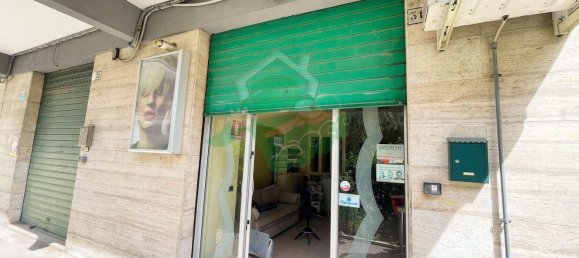 55m² Commercial property in Foggia, Italy No. 14498 10