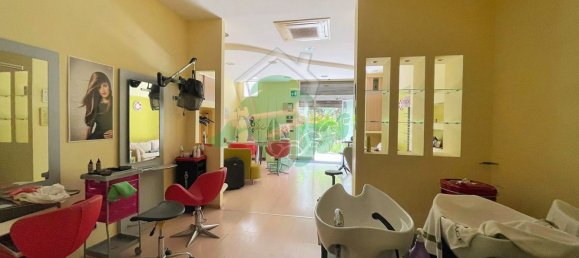 55m² Commercial property in Foggia, Italy No. 14498 6