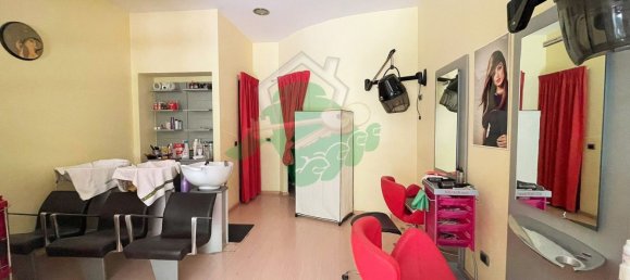 55m² Commercial property in Foggia, Italy No. 14498 3