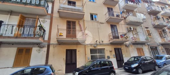 Apartamento de 2 divisões em Palermo, Italy N.º 2416 2