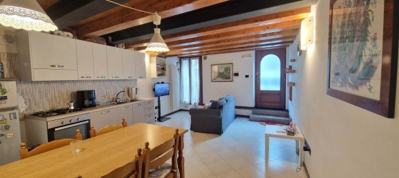 3 bedrooms Apartment in Padua, Italy No. 339794 4