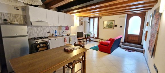3 bedrooms Apartment in Padua, Italy No. 339794 2