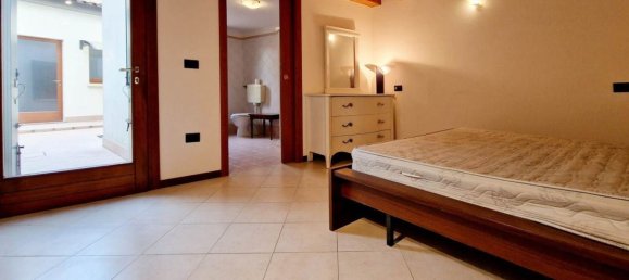 3 bedrooms Apartment in Padua, Italy No. 339794 18