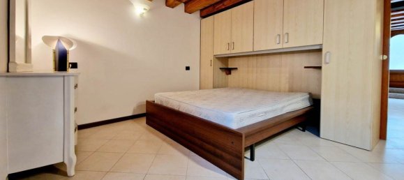 3 bedrooms Apartment in Padua, Italy No. 339794 16