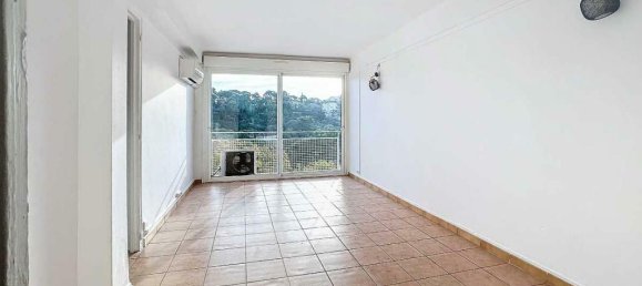 2 chambres Appartement à Nîmes, France No. 198737 3