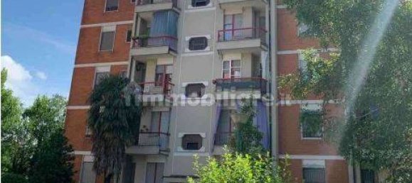 3 bedrooms Apartment in Limbiate, Italy No. 259903 3