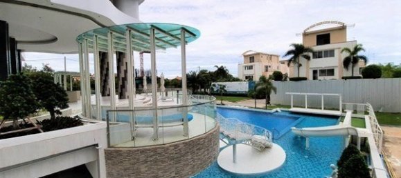 3 bedrooms Condo in Pattaya, Thailand No. 19784 19