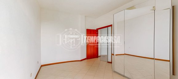 3-salle Appartement à Minerbio, Italy No. 258122 7