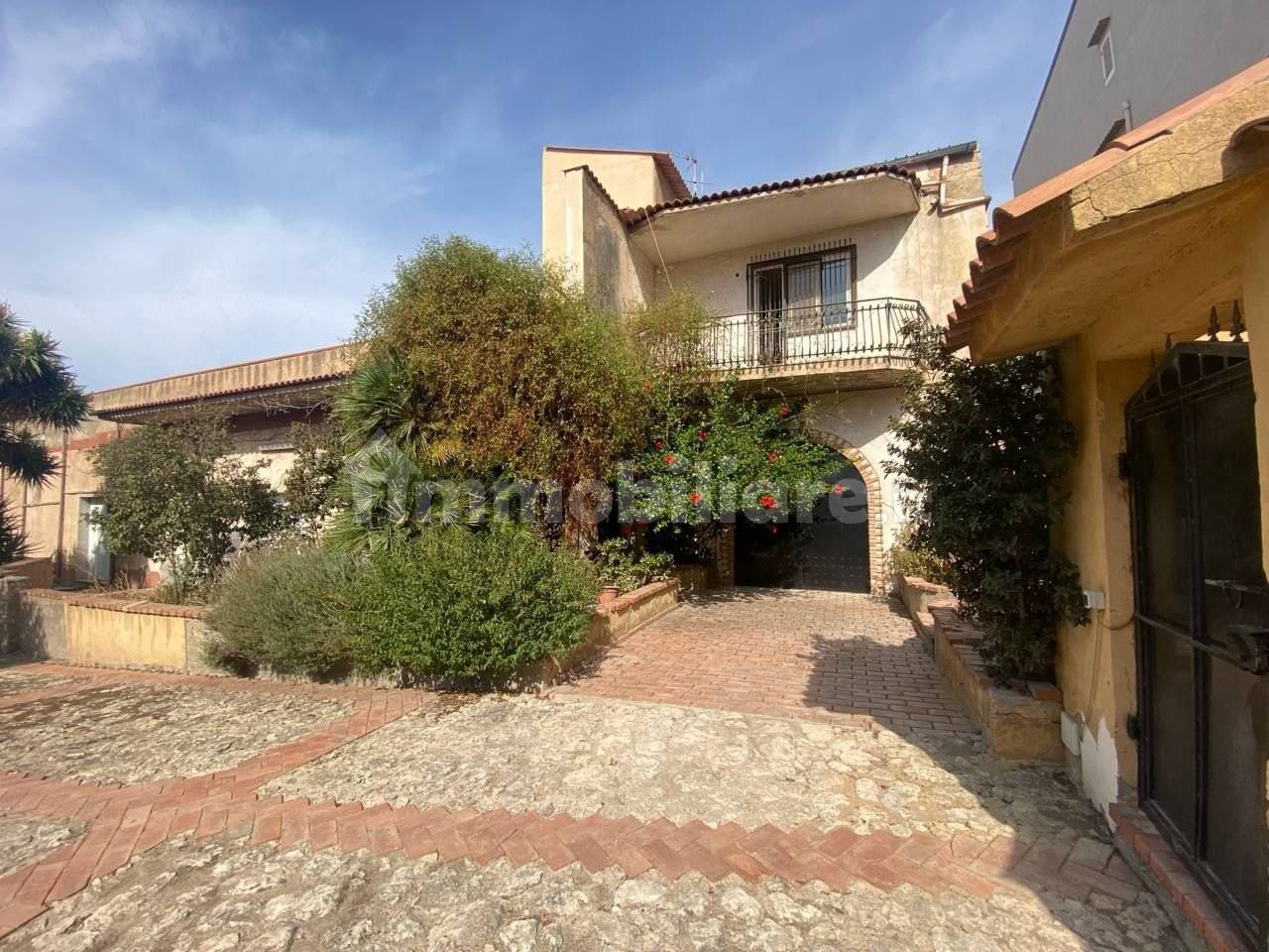 Entrepôt à Palma di Montechiaro, Italy 620m² No. 294774