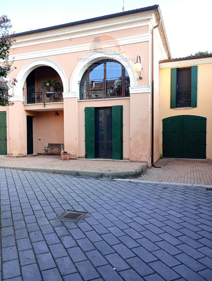 5 rooms House in Arquà Polesine, Italy No. 26208