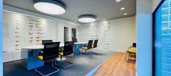 Gewerbliche Immobilie in Porto, Portugal 50m², Nr. 235563 3