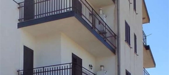 5 rooms Apartment in Luzzi, Italy No. 187827 2