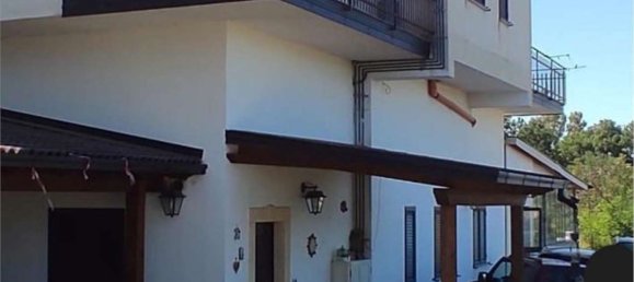 5 rooms Apartment in Luzzi, Italy No. 187827 3