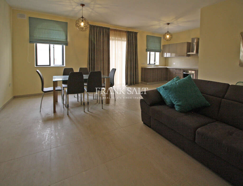 Apartamento de 3 dormitorios en Swieqi, Malta No. 4300