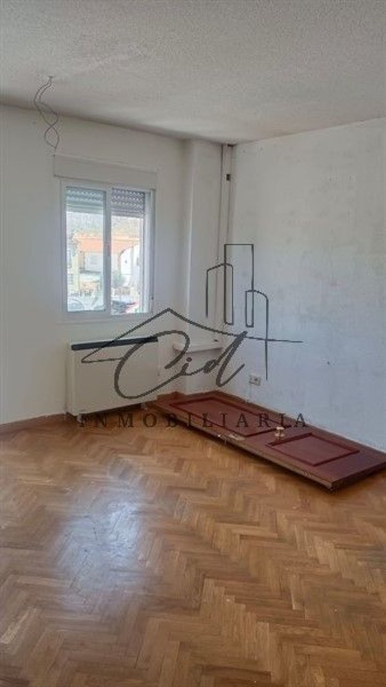 3 غرف نوم منزل ذو طابقين في Torres de la Alameda, Spain رقم 235917