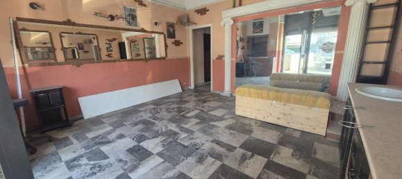 40m² Commercial property in Rome, Italy No. 220082 5