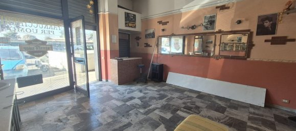 40m² Commercial property in Rome, Italy No. 220082 4