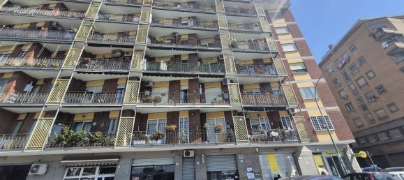 40m² Commercial property in Rome, Italy No. 220082 3