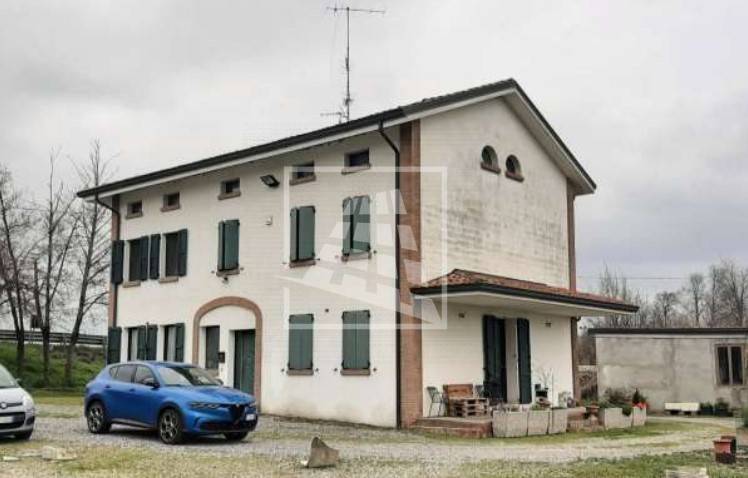 4 Schlafzimmer Haus in Poviglio, Italy, Nr. 295582