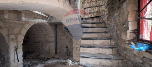 4 rooms House in Ragusa, Italy No. 5626 8