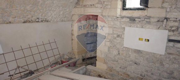 4 rooms House in Ragusa, Italy No. 5626 2