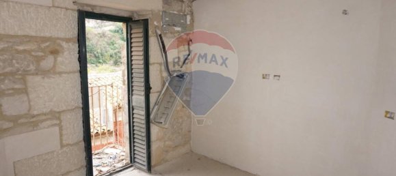 4 rooms House in Ragusa, Italy No. 5626 18