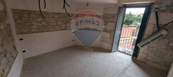 4 rooms House in Ragusa, Italy No. 5626 17