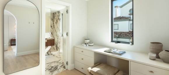 5 bedrooms Villa in Marbella, Spain No. 69832 28