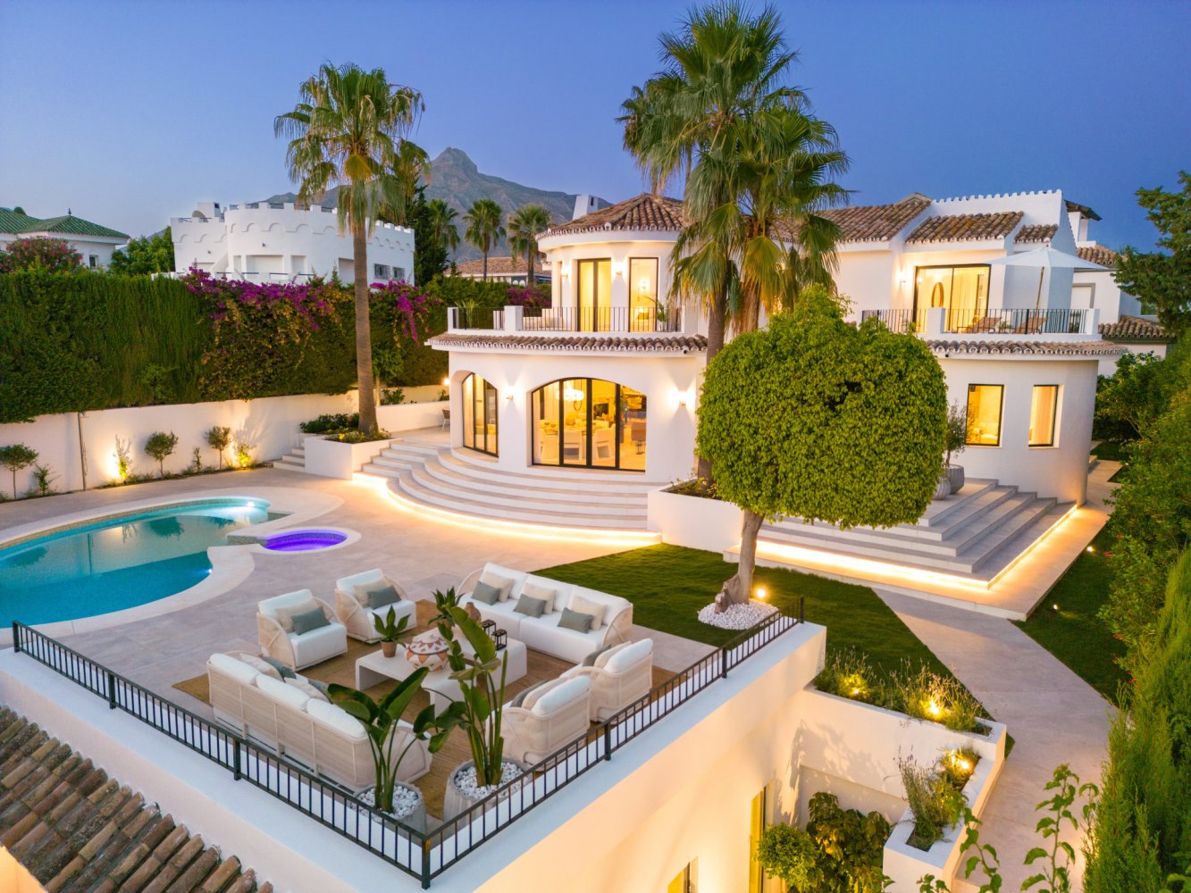 5 bedrooms Villa in Marbella, Spain No. 69832