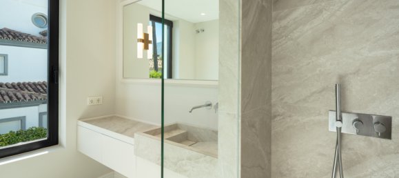 5 bedrooms Villa in Marbella, Spain No. 69832 26