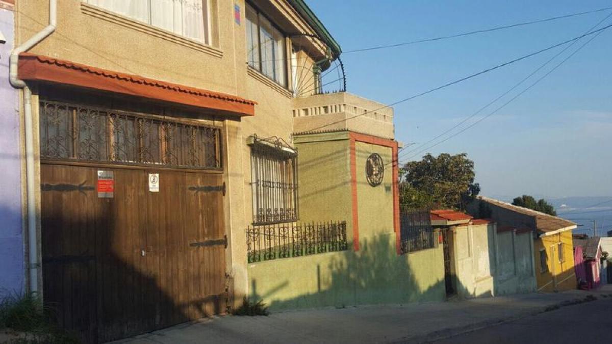 Дом с 4 спальнями в Вальпараисо, Чили № 3516