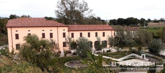 Imóvel comercial de 5 divisões em Quistello, Italy N.º 6626 2