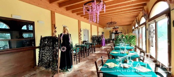 Imóvel comercial de 5 divisões em Quistello, Italy N.º 6626 9