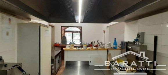 Imóvel comercial de 5 divisões em Quistello, Italy N.º 6626 23