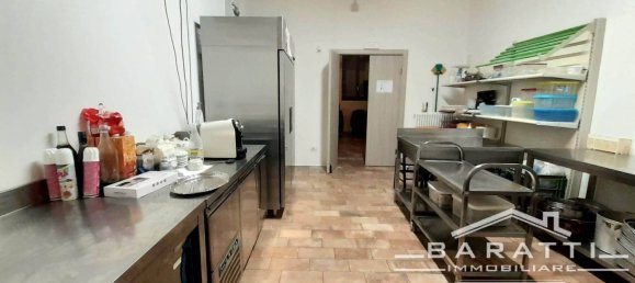 Imóvel comercial de 5 divisões em Quistello, Italy N.º 6626 19